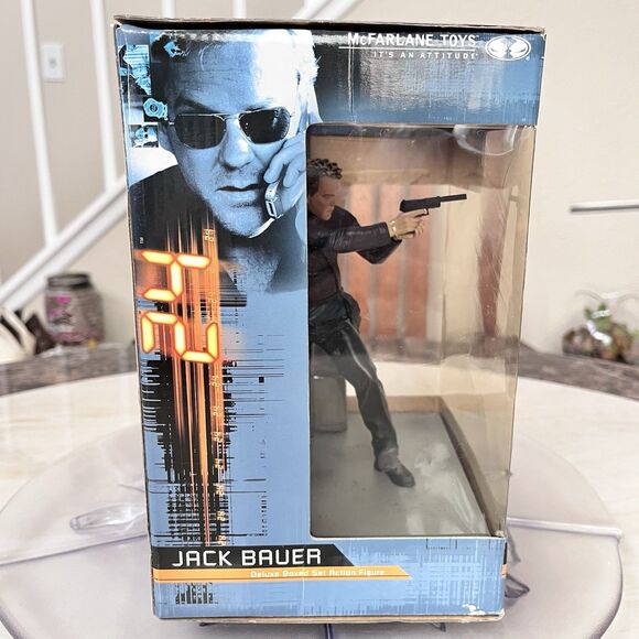 2007 McFarlane Toys Deluxe Jack Bauer 24 Action Figure - Picture 2 of 6